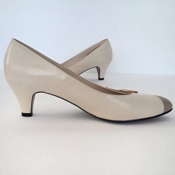 Vintage 60s/70s Ivory Fine Leather Short Heel Pumps Size 8.5 - Picture 3 of 16